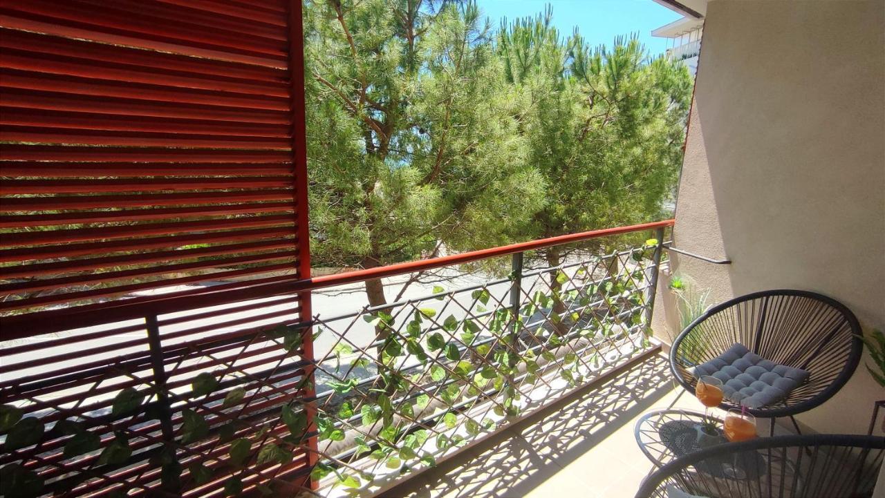 Apartment Paolo By The Beach Znjan Сплит Экстерьер фото